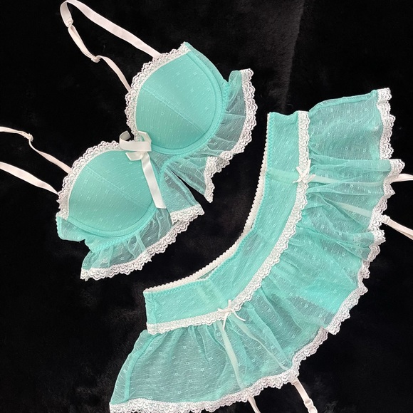 36B /M Vs Victoria’s Secret Sexy little things Mint Ruffles bra/Garter Skirt set - Picture 3 of 15